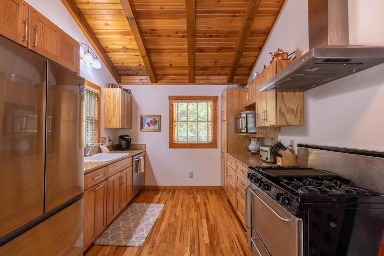 Villa Knotty Pine à West Jefferson Extérieur photo