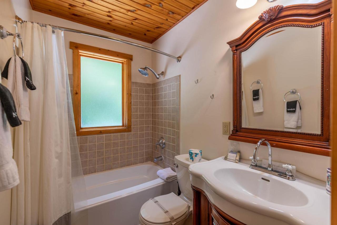 Villa Knotty Pine à West Jefferson Extérieur photo