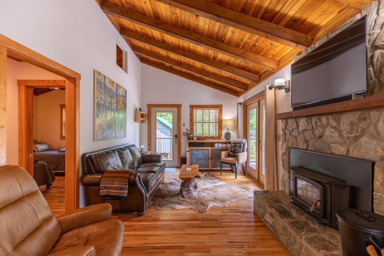 Villa Knotty Pine à West Jefferson Extérieur photo